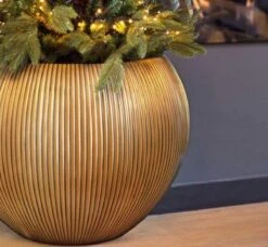 Capi Europe - Vaas Bol Groove XL - 63x51 - Goud - Bloempot Voor Binnen - Opening ⌀42 - GVGB271 -Tuinwinkel 1200x1110 2