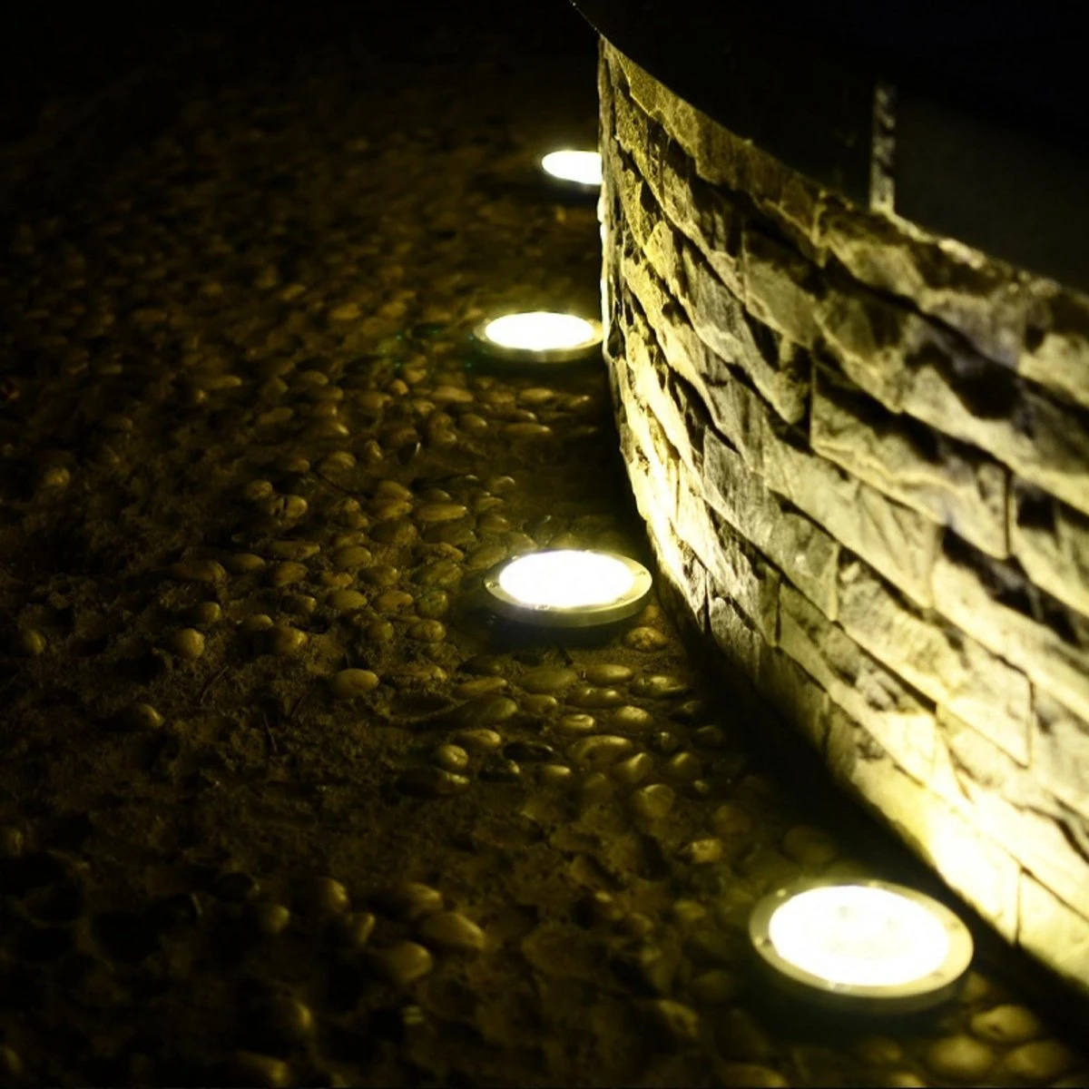 Q-Mate 4 X LED Solar Grondspot Zwart - Solar Tuinverlichting - Buitenlamp - Tuinverlichting Op Zonne-Energie 4 Q-Mate 4 X LED Solar Grondspot Zwart - Solar Tuinverlichting - Buitenlamp - Tuinverlichting Op Zonne-Energie - Afbeelding 4