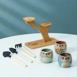 Luxe Bamboe Houten Boom Met 3 Keramiek Uil Bloempotten/Plantenpotten Op Standaard/Voet Voor Binnen En Buiten - Modern Design Bloempot/Plantenpot Op Poten/Pootjes-Plantenbak Mini Cactus Nep Plant Pot Houder - Kleine Bloembakken Plantenrek/Plantenkurk -Tuinwinkel 1200x1200 736