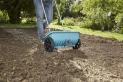 GARDENA - Strooiwagen L - Strooikar - 400m2 - 12.5 Liter -Tuinwinkel 1200x799 14
