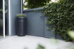 Elho Green Basics Regenton - Regenton - Living Black - Buiten - 200 Liter 25 Elho Green Basics Regenton - Regenton - Living Black - Buiten - 200 Liter -Tuinwinkel 1200x800 133