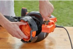 Black & Decker BLACK+DECKER BEBLV300SB-QS Bladblazer - 404 Km/u - 3000W - Zuig-/blaasfunctie - Gesnoerd 14 Black & Decker BLACK+DECKER BEBLV300SB-QS Bladblazer - 404 Km/u - 3000W - Zuig-/blaasfunctie - Gesnoerd -Tuinwinkel 1200x808