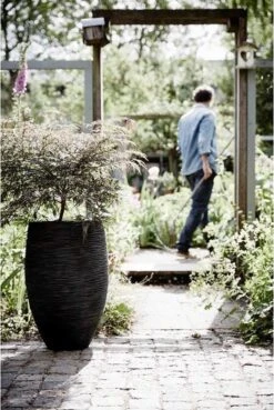 Capi Europe - Vaas Elegant Deluxe Rib NL - 56x84 - Zwart - Voor Binnen En Buiten - KBLR1132 -Tuinwinkel 803x1200 3