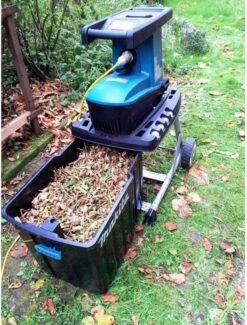 Makita UD2500 Hakselaar - 2500W -Tuinwinkel 912x1200